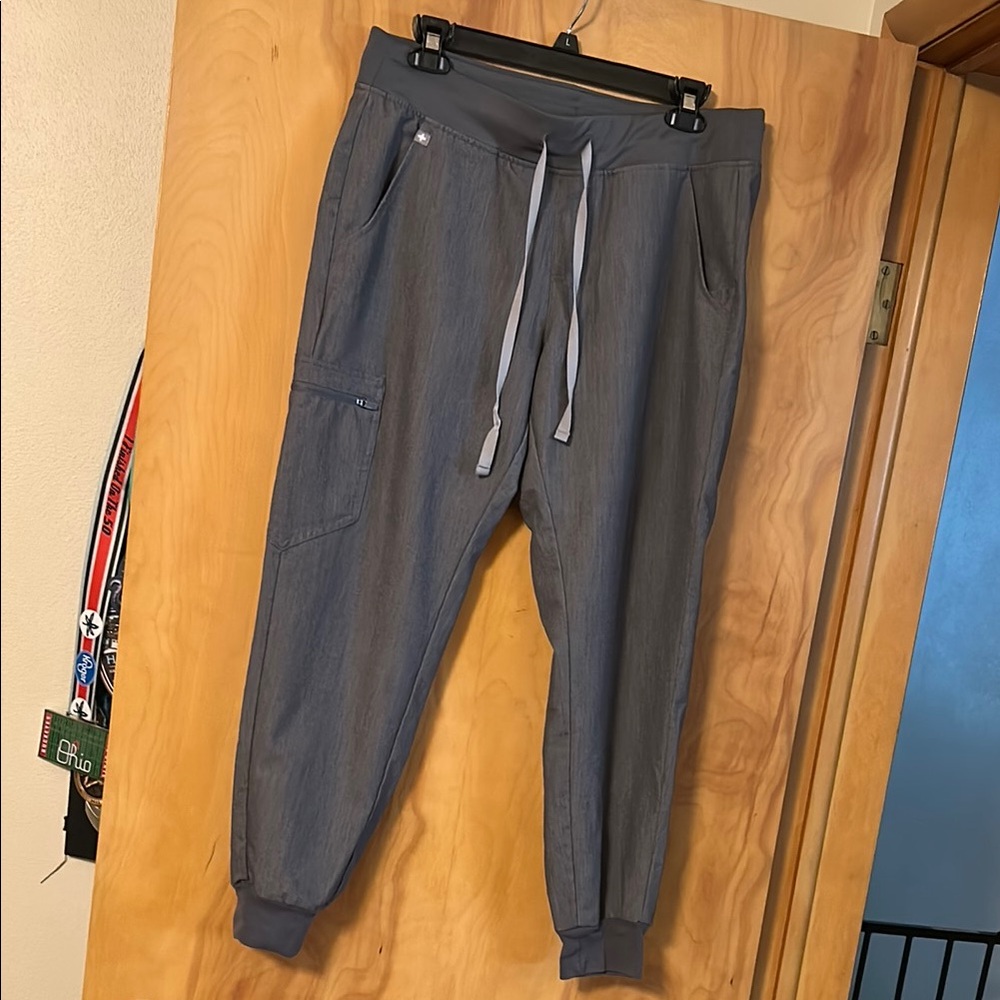 Size Medium Figs Technical joggers in grey